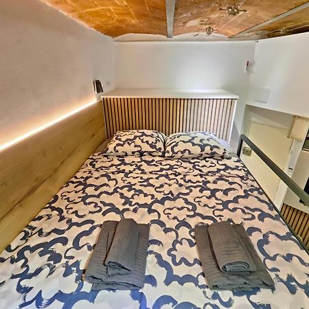 Moderno Estudio Sagrada Familia Барселона Экстерьер фото